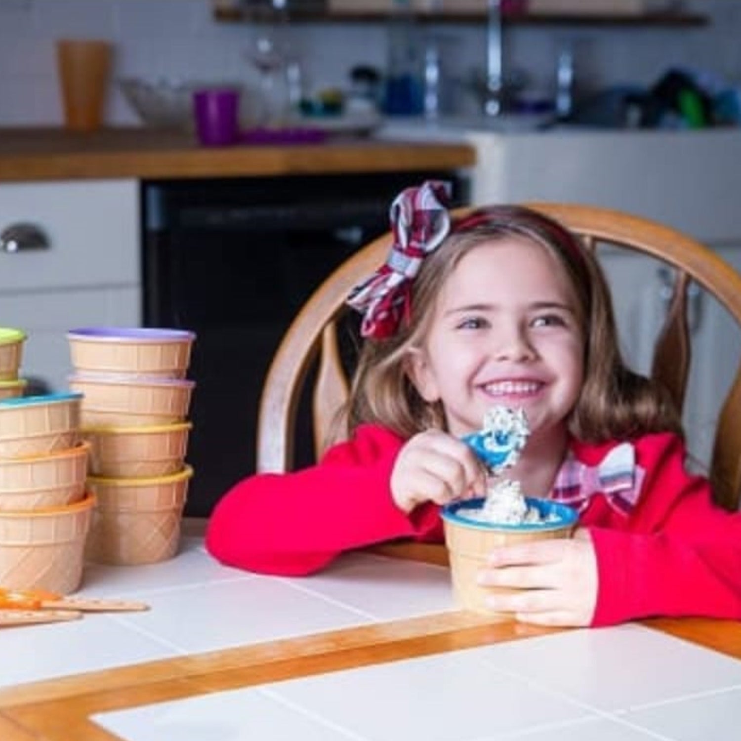 Set of ice cream bowls and spoons Set of ice cream bowls and spoons